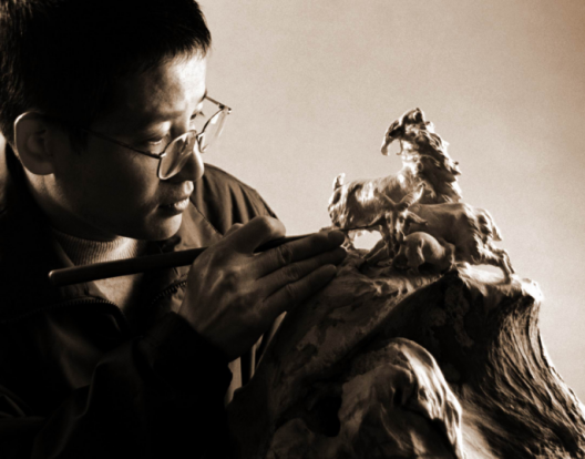 19牟湘波 黃楊木雕 第三屆浙江省工藝美術(shù)大師.png