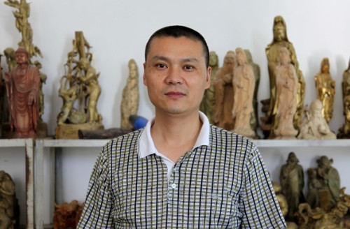 43方江鴻 黃楊木雕 第五屆浙江省工藝美術(shù)大師.JPG