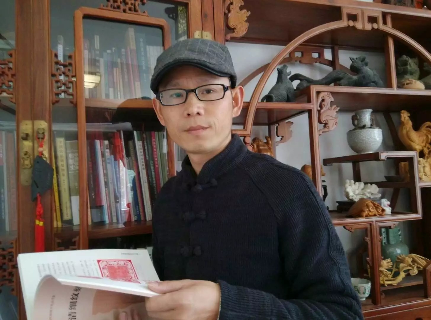 58周是一 黃楊木雕 第五屆浙江省工藝美術(shù)大師.jpg